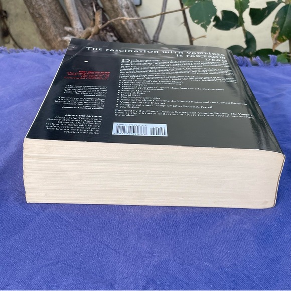 Vampire Encyclopedia Book Melton Halloween - Picture 10 of 14
